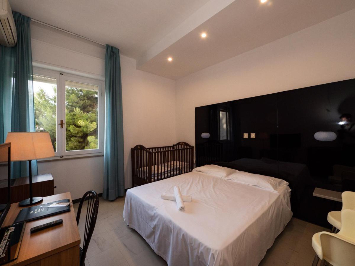 Grand Hotel Excelsior Senigallia Bagian luar foto