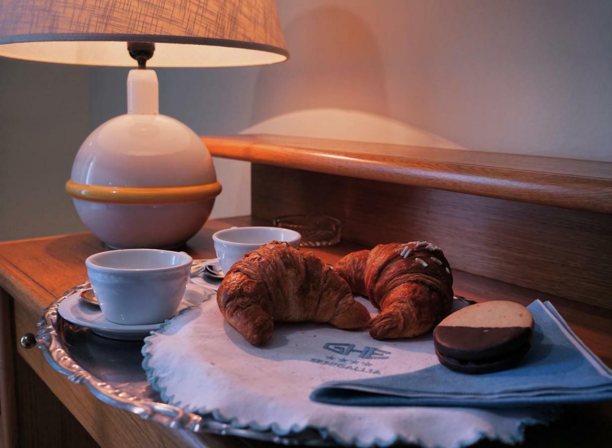 Grand Hotel Excelsior Senigallia Bagian luar foto