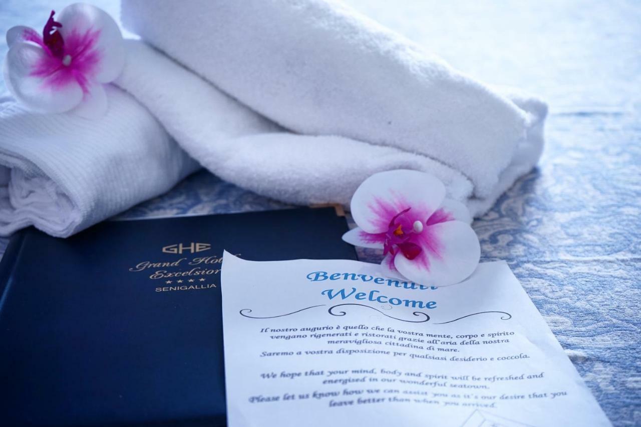 Grand Hotel Excelsior Senigallia Bagian luar foto