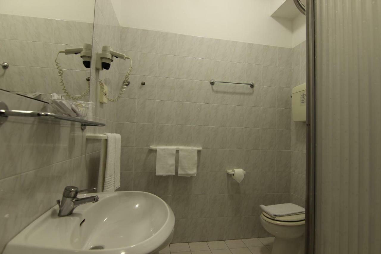 Grand Hotel Excelsior Senigallia Bagian luar foto