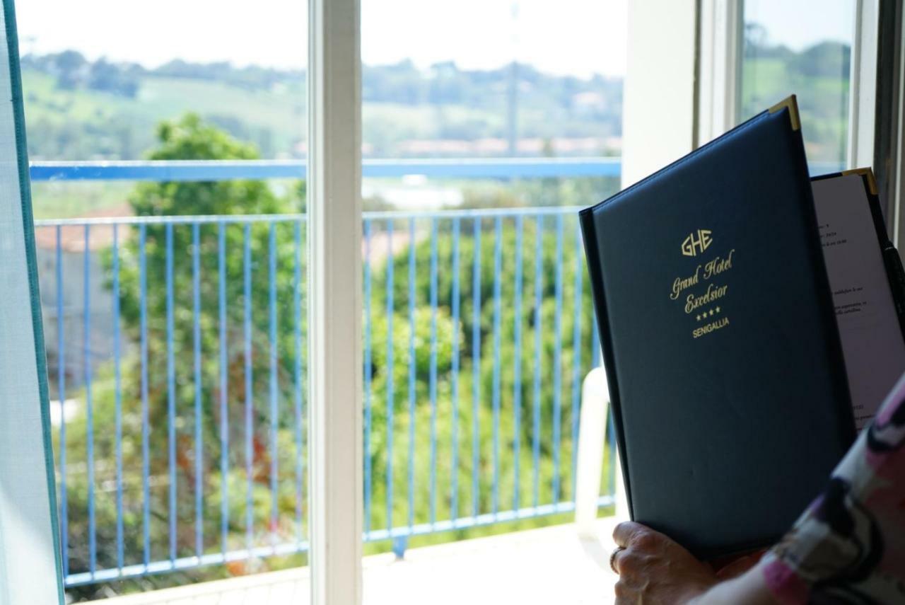 Grand Hotel Excelsior Senigallia Bagian luar foto